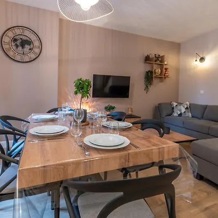 Charmante Maison Centre-ville Avec Terrasse !